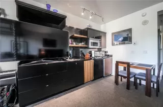 Photo #4: 2386759 Listing 