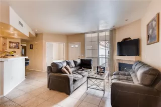 Photo #4: 2386802 Listing 