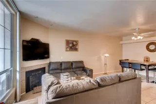 Photo #5: 2386802 Listing 