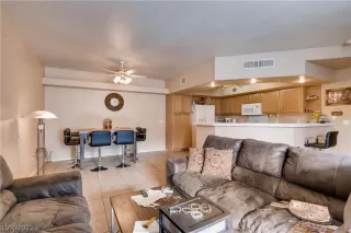 Photo #6: 2386802 Listing 