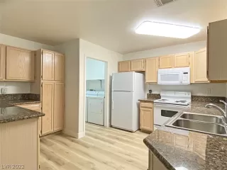 Photo #1: 2386826 Listing 