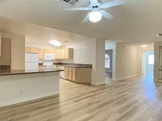 Photo #5: 2386826 Listing 