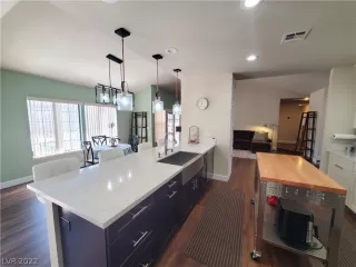 Photo #4: 2386837 Listing 