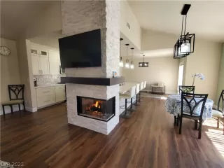 Photo #6: 2386837 Listing 