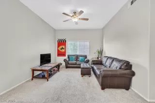 Photo #2: 2386860 Listing