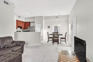 Photo #3: 2386860 Listing