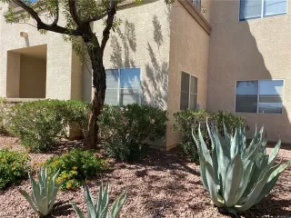 Photo #2: 2386863 Listing