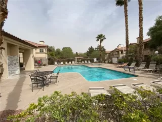 Photo #4: 2386863 Listing