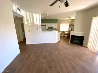 Photo #6: 2386863 Listing