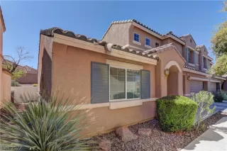 Photo #2: 2386867 Listing