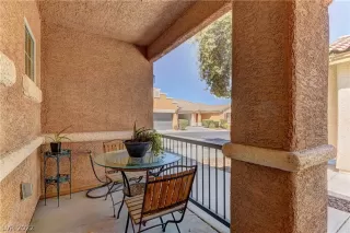 Photo #3: 2386867 Listing