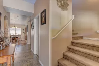 Photo #4: 2386867 Listing