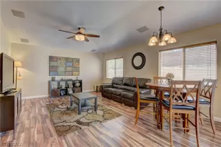 Photo #6: 2386867 Listing