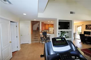 Photo #3: 2386890 Listing 