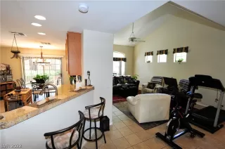 Photo #4: 2386890 Listing 