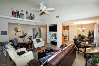 Photo #5: 2386890 Listing 