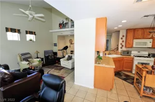 Photo #6: 2386890 Listing 