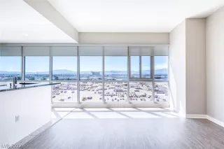 Photo #1: 2386926 Listing