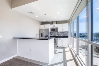 Photo #5: 2386926 Listing