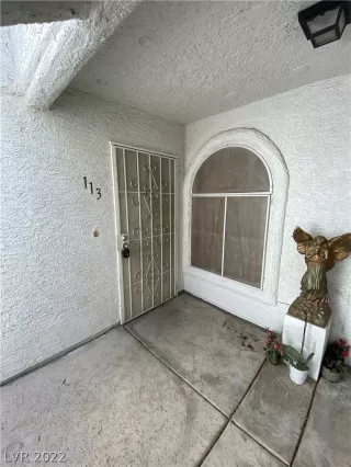 Photo #1: 2386941 Listing 