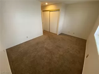 Photo #5: 2386941 Listing 