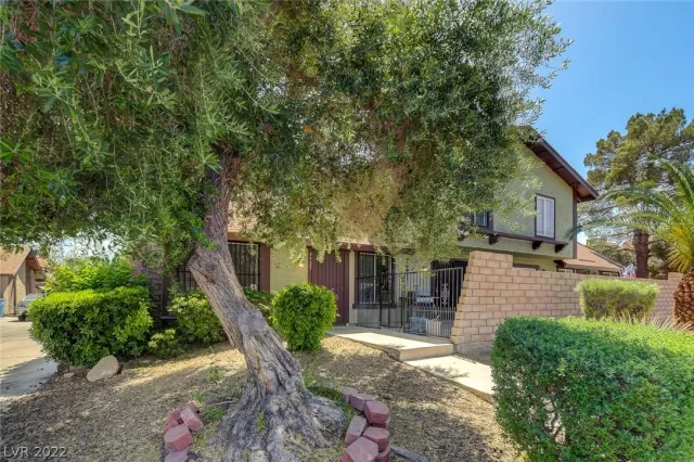 MLS: 2386968 Condo For Sale