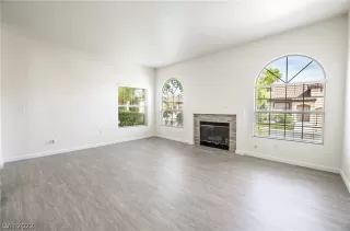 Photo #2: 2386970 Listing 