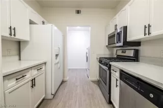 Photo #4: 2386970 Listing 