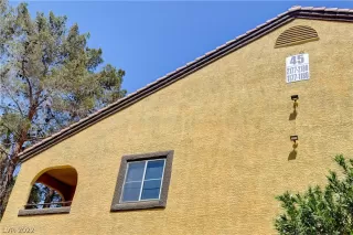 Photo #2: 2386993 Listing