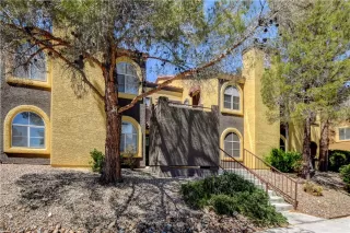 Photo #3: 2386993 Listing