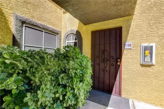 Photo #6: 2386993 Listing