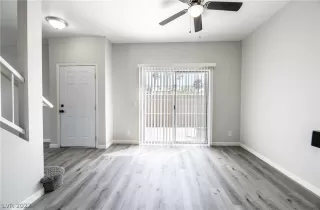 Photo #4: 2387002 Listing 