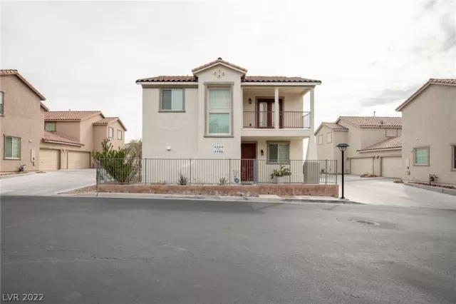 MLS: 2387005 Condo For Sale