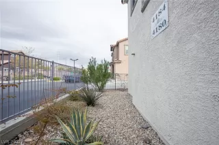 Photo #5: 2387005 Listing 