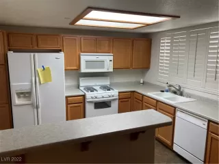 Photo #4: 2387019 Listing 