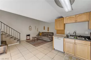 Photo #2: 2387039 Listing 