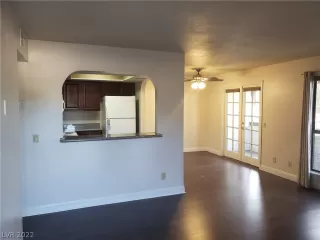 Photo #3: 2387056 Listing