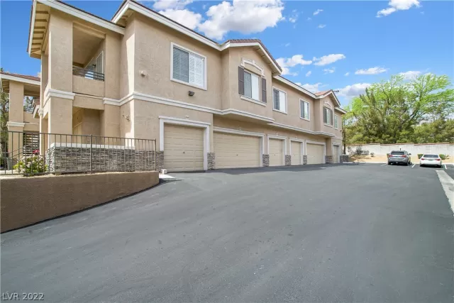 MLS: 2387064 Condo For Sale