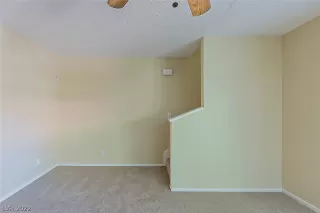 Photo #5: 2387116 Listing