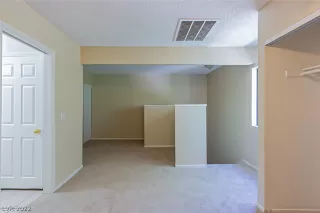 Photo #6: 2387116 Listing