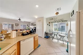 Photo #3: 2387135 Listing