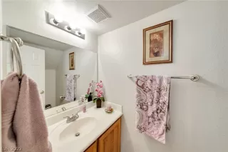 Photo #4: 2387135 Listing