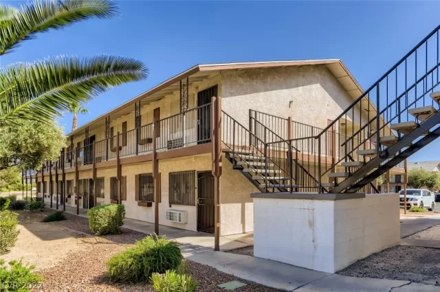 MLS: 2387210 Condo For Sale