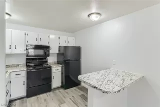 Photo #3: 2387210 Listing 