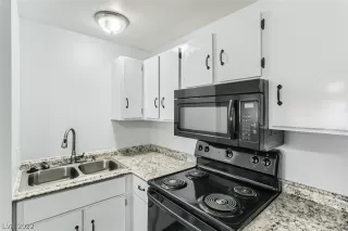 Photo #4: 2387210 Listing 