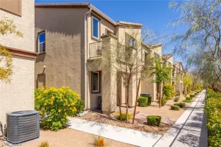 Photo #1: 2387216 Listing