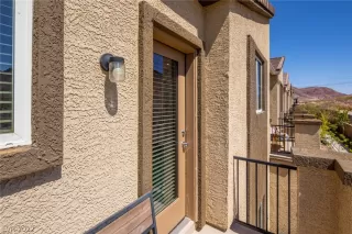 Photo #4: 2387216 Listing