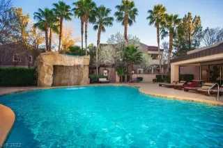 Photo #3: 2387225 Listing