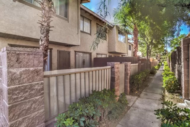 MLS: 2387236 Condo For Sale