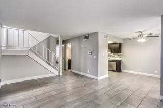 Photo #5: 2387236 Listing 